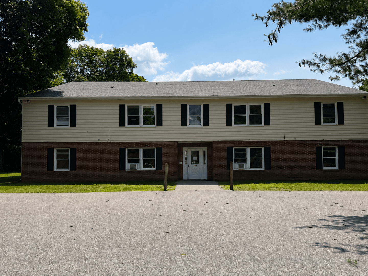 Norwich Apartment: 168 West Thames St
