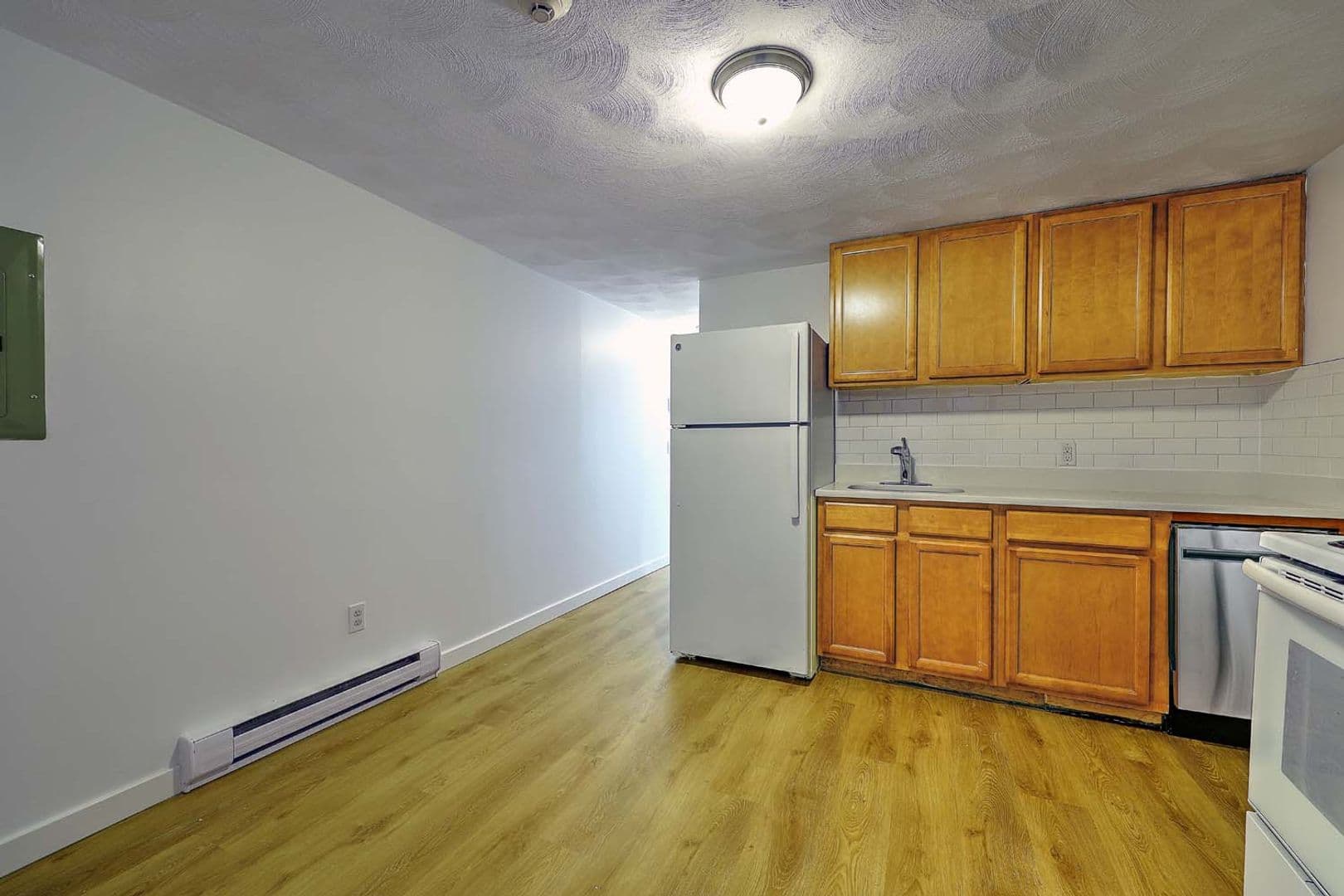West Warwick Apartment: 855 Providence Street