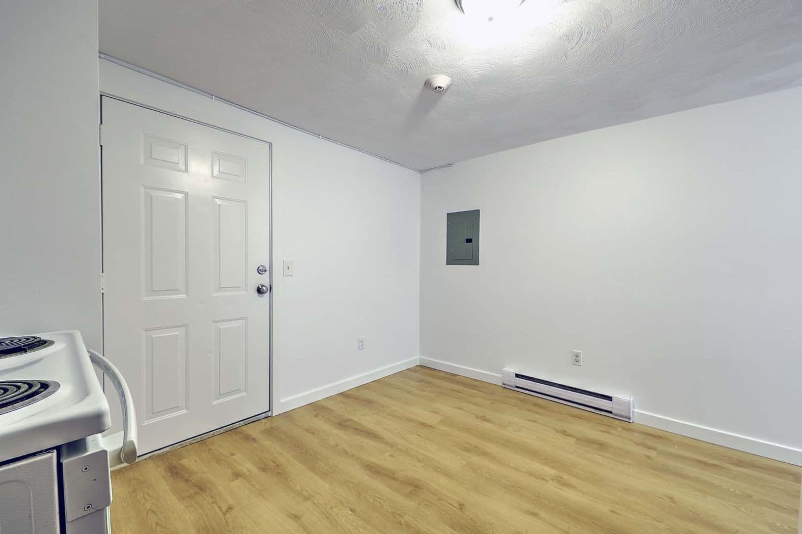 West Warwick Apartment: 855 Providence Street