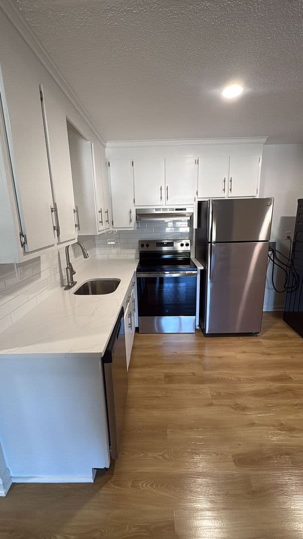 Norwich Apartment: 168 West Thames St