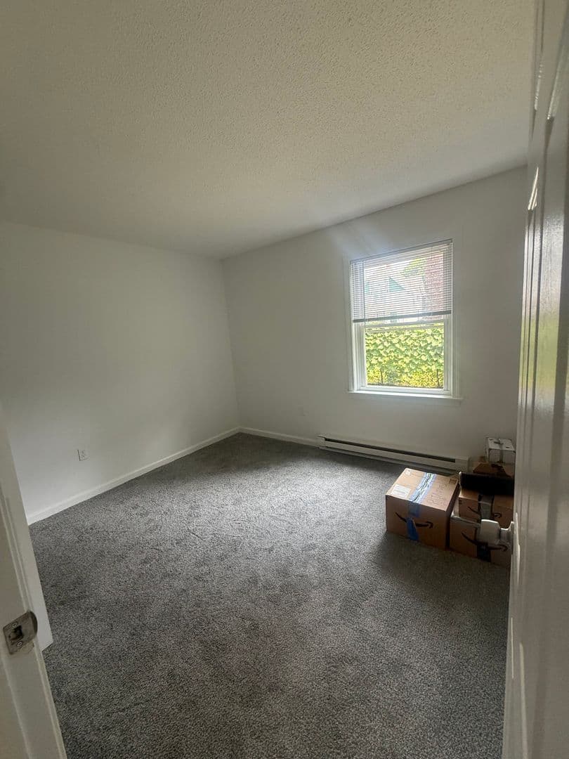 Norwich Apartment: 168 West Thames St