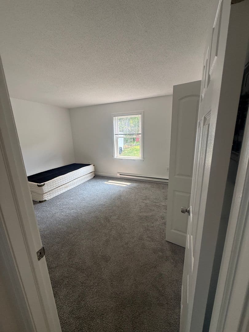 Norwich Apartment: 168 West Thames St