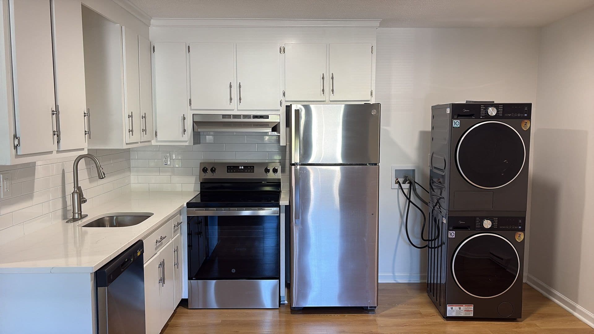 Norwich Apartment: 168 West Thames St