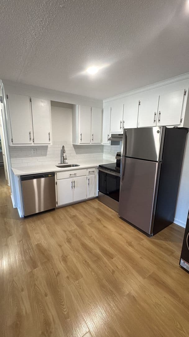 Norwich Apartment: 168 West Thames St