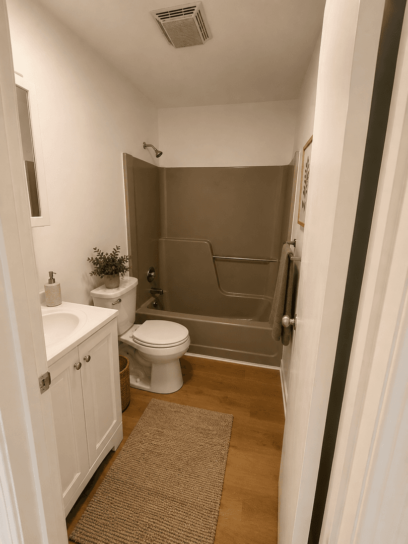 Norwich Apartment: 168 West Thames St