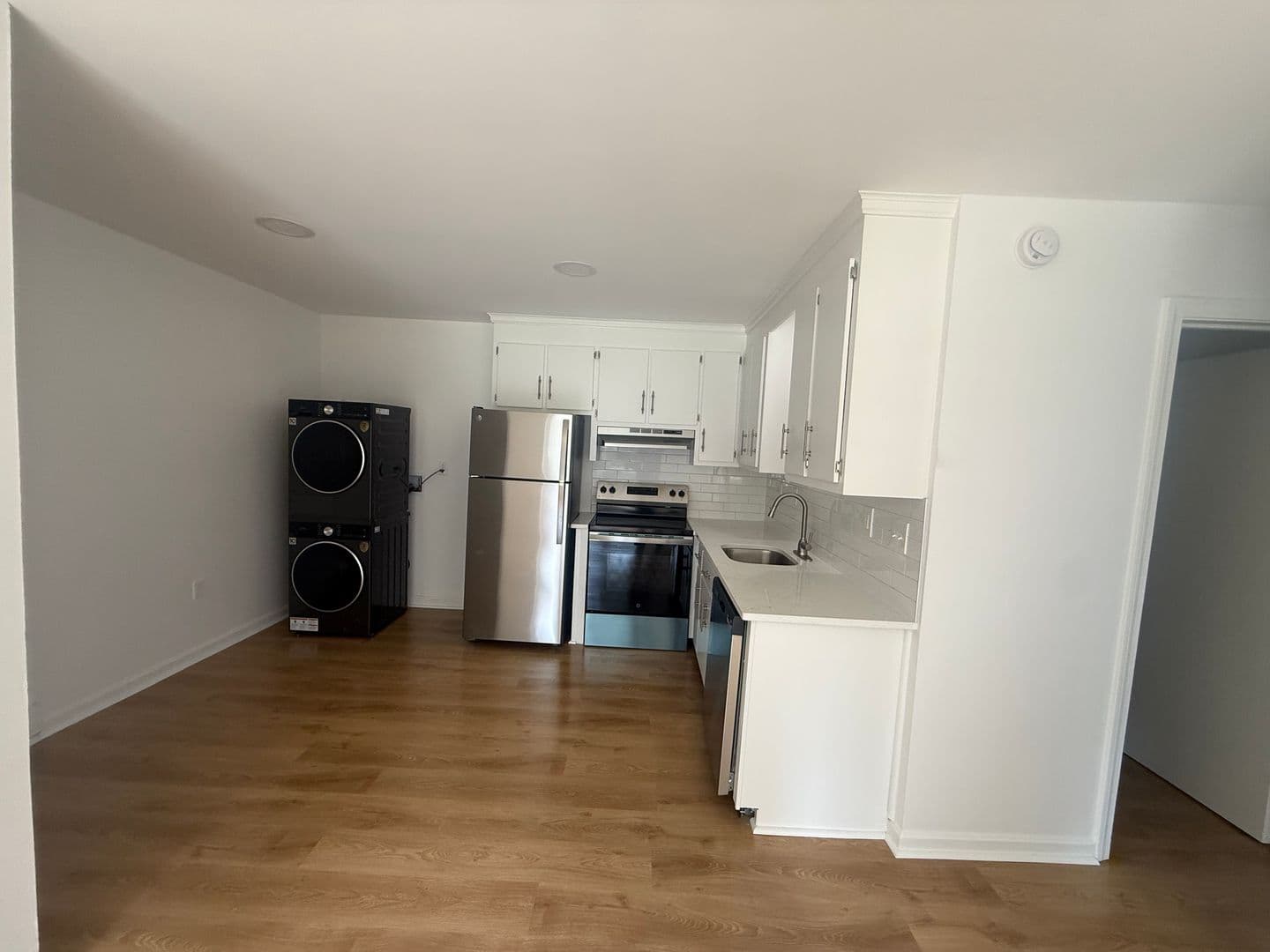 Norwich Apartment: 168 West Thames St