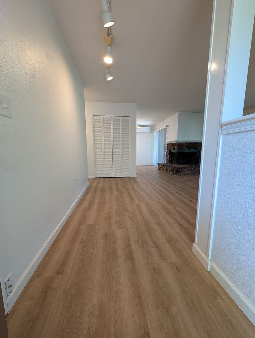 Portland Apartment: 7711-7713 SW 36th Ave