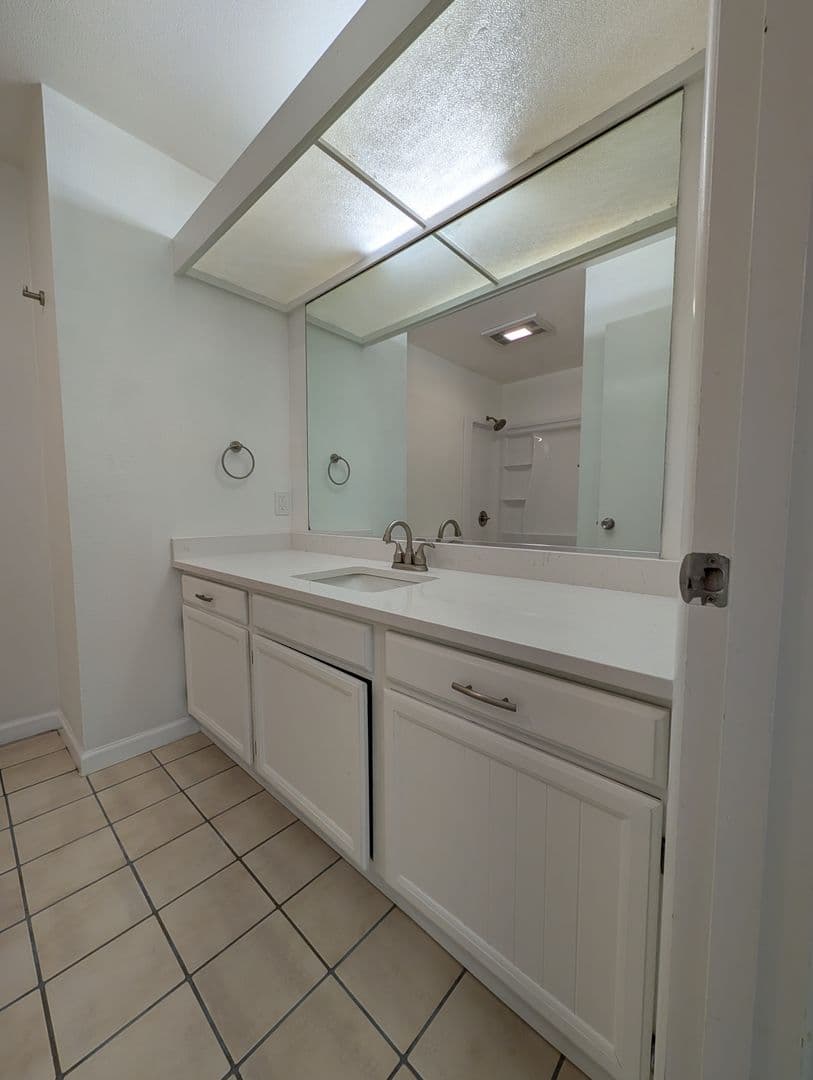 Portland Apartment: 7711-7713 SW 36th Ave