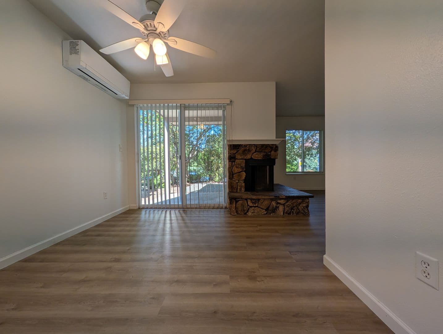 Portland Apartment: 7711-7713 SW 36th Ave