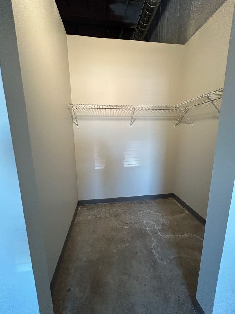 Albert Lea Apartment: 1619 W Main Street