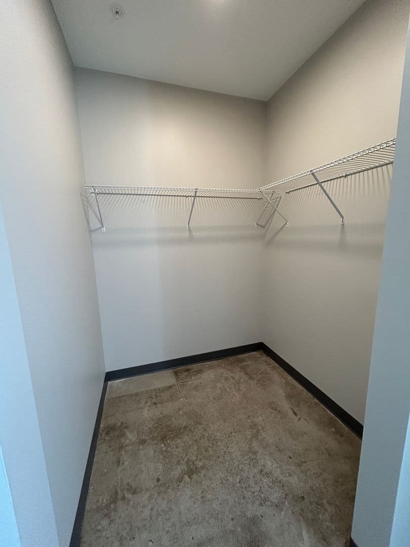 Albert Lea Apartment: 1619 W Main Street
