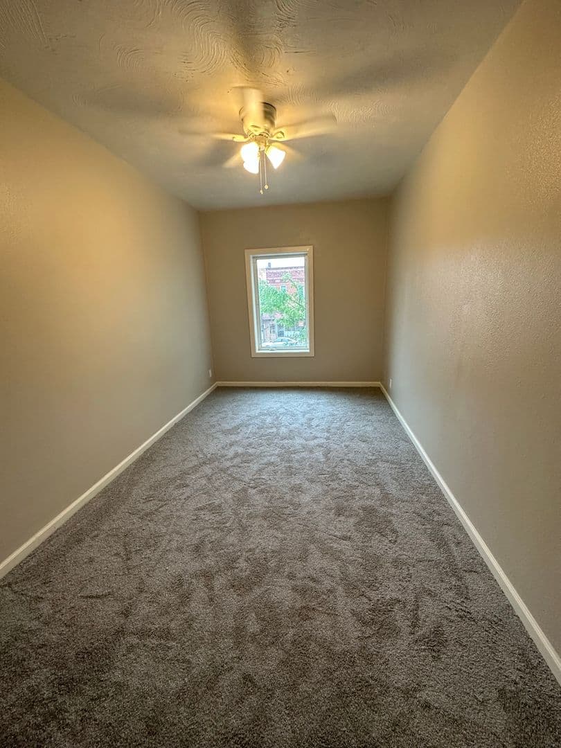 Saint Peter Apartment: 208-212 S Minnesota Avenue