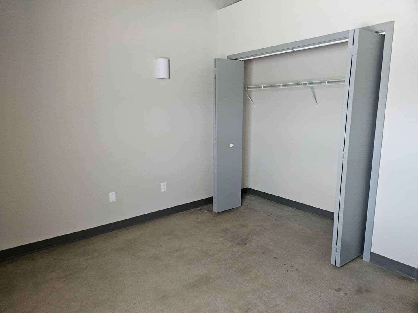 Albert Lea Apartment: 1619 W Main Street