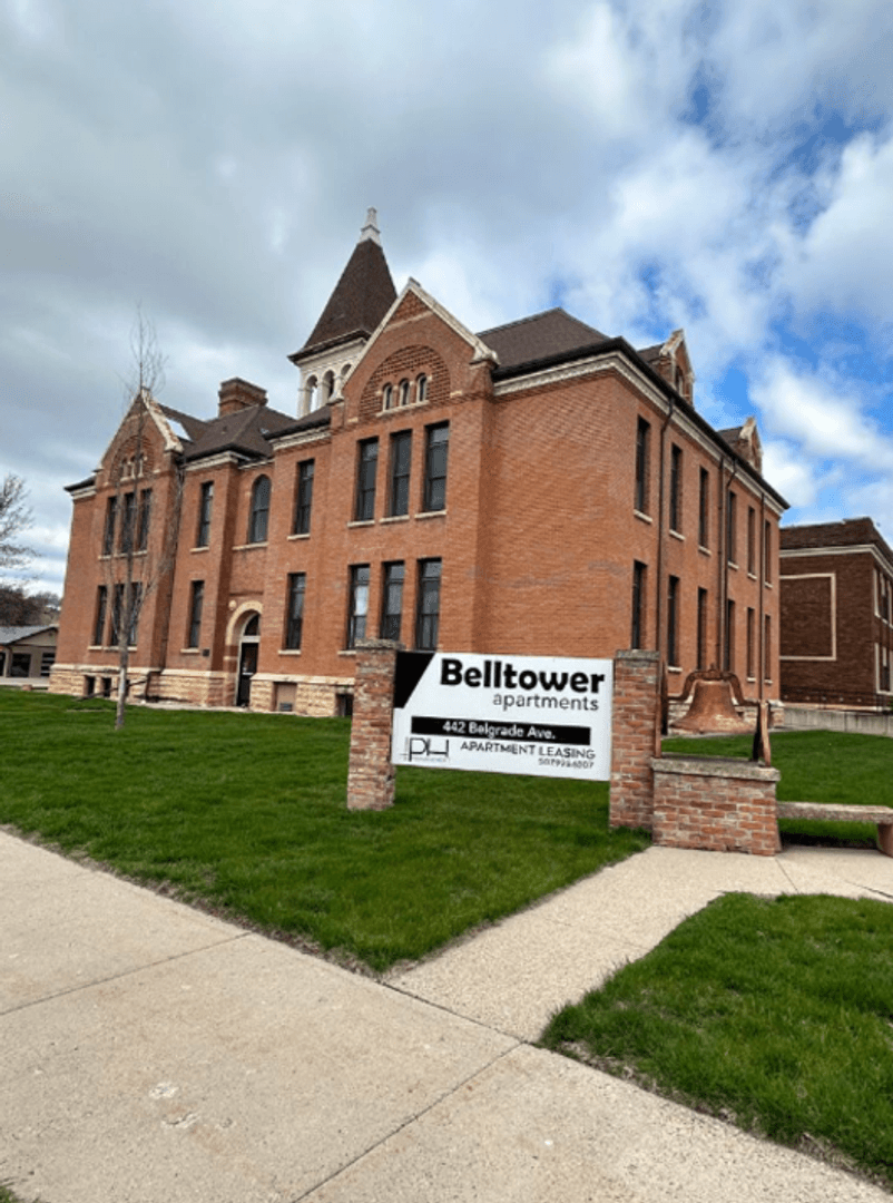 North Mankato Apartment: 442 Belgrade Avenue