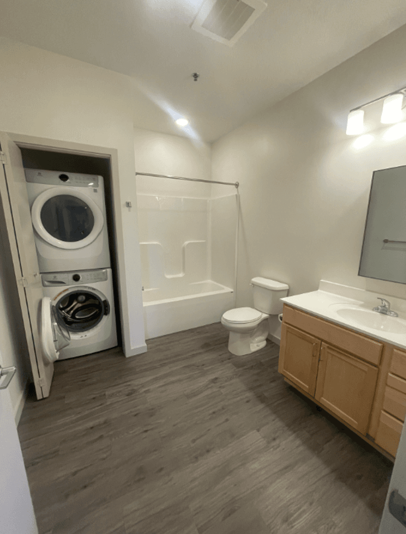 Le Sueur Apartment: 101 Main Street South