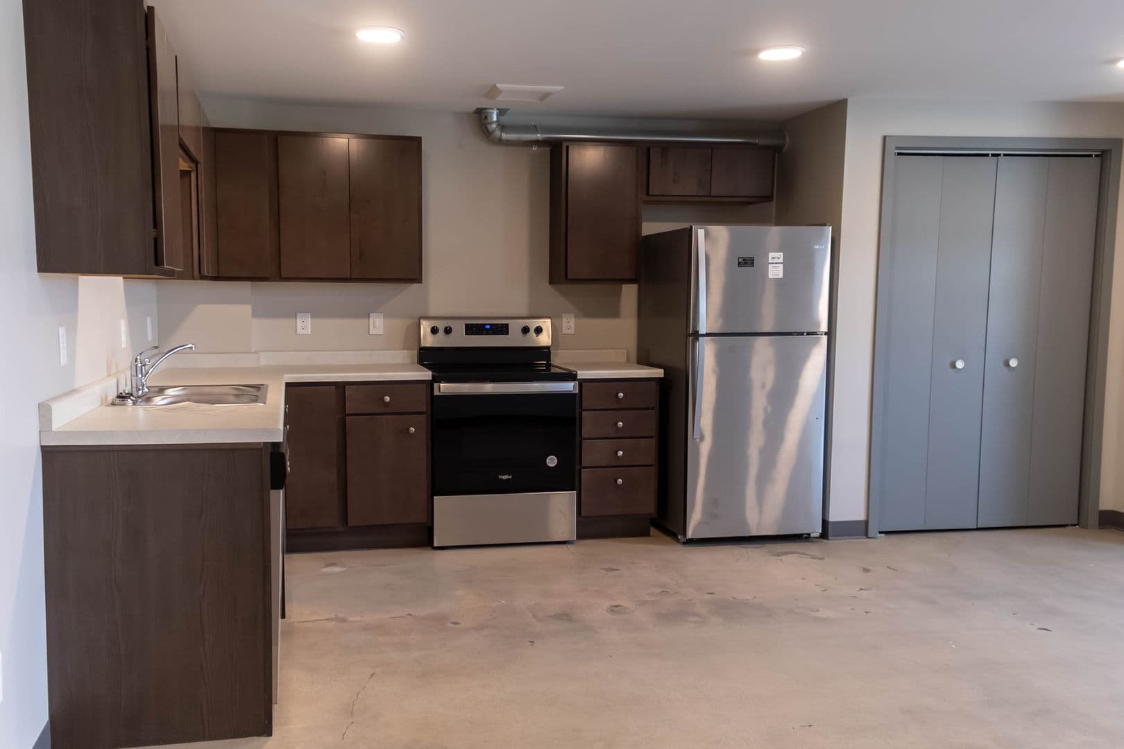 Albert Lea Apartment: 1619 W Main Street
