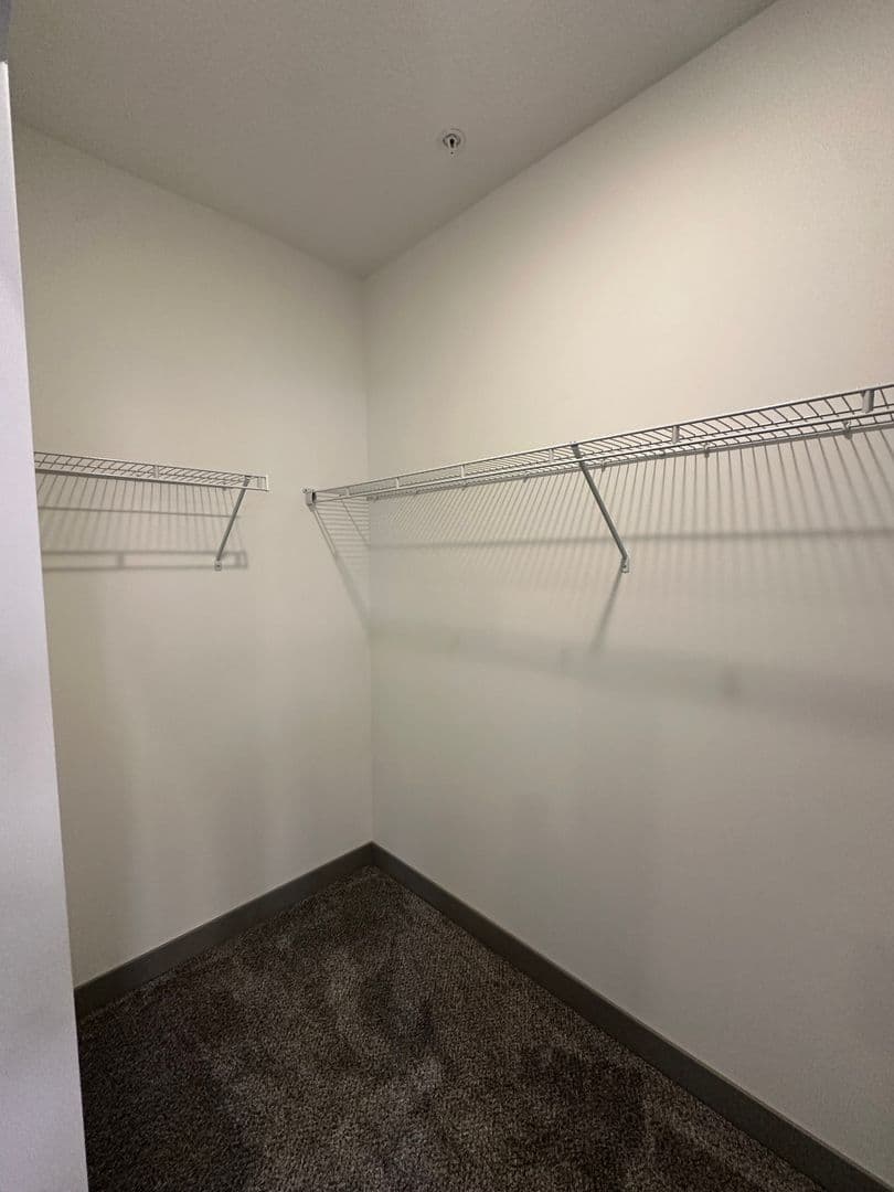 Red Wing Apartment: 222 Bush Street