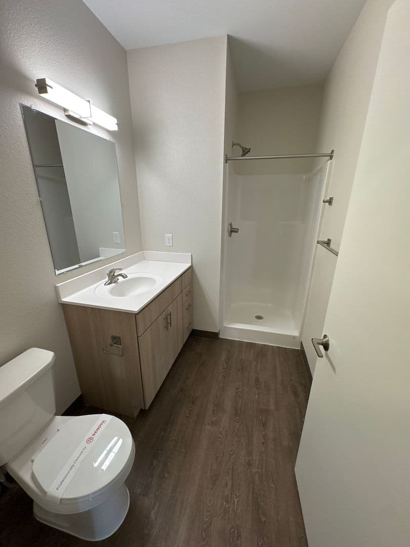 Windom Apartment: 1925 N Redding Avenue