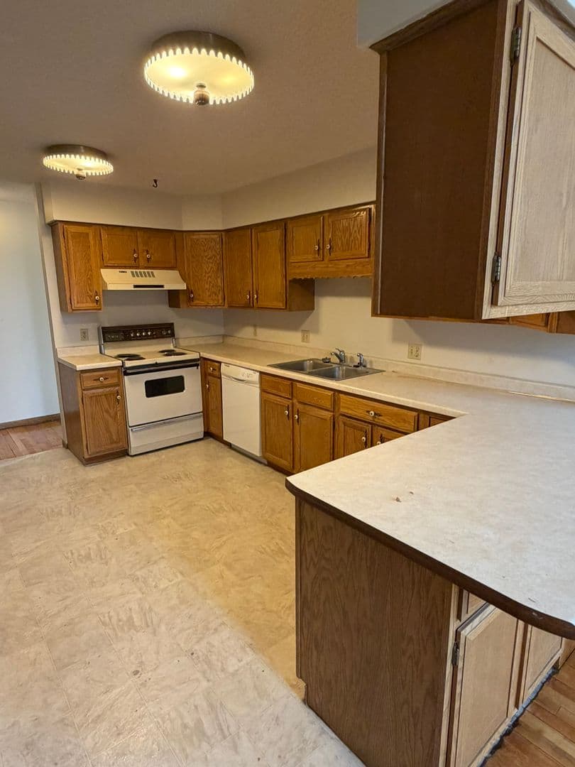 North Mankato Apartment: 442 Belgrade Avenue