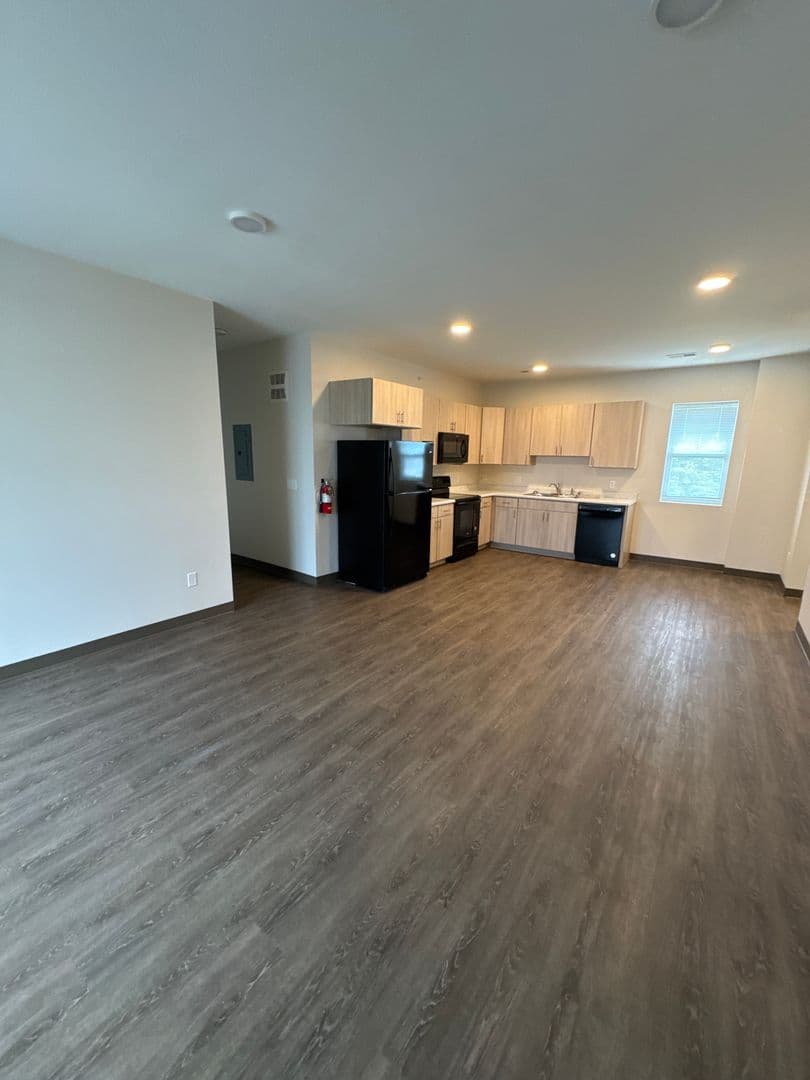 Windom Apartment: 1925 N Redding Avenue