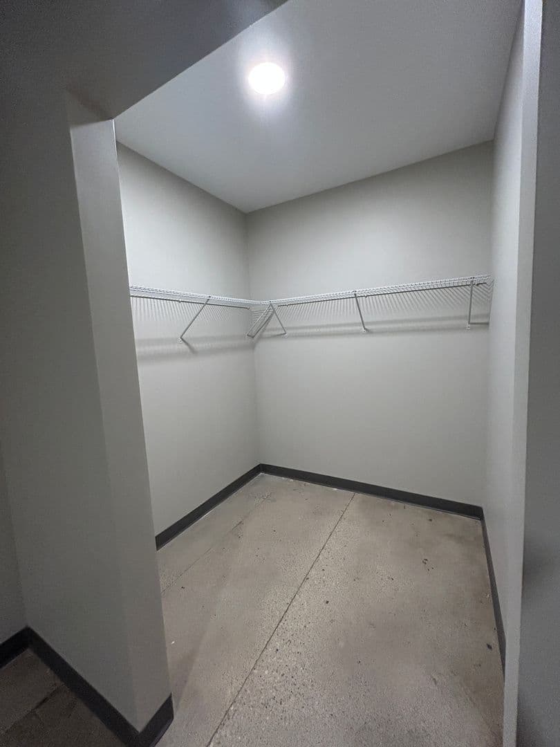 Albert Lea Apartment: 1619 W Main Street