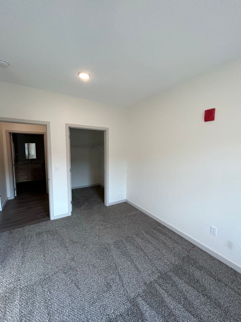 Le Sueur Apartment: 101 Main Street South