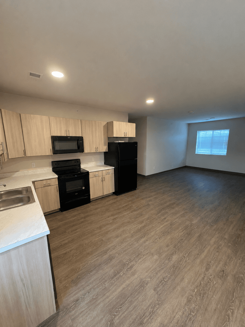 Windom Apartment: 1925 N Redding Avenue