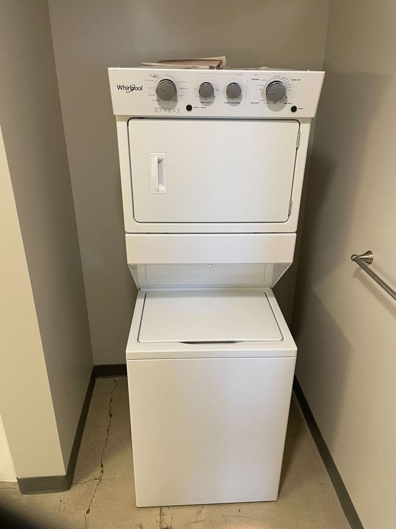 Albert Lea Apartment: 1619 W Main Street