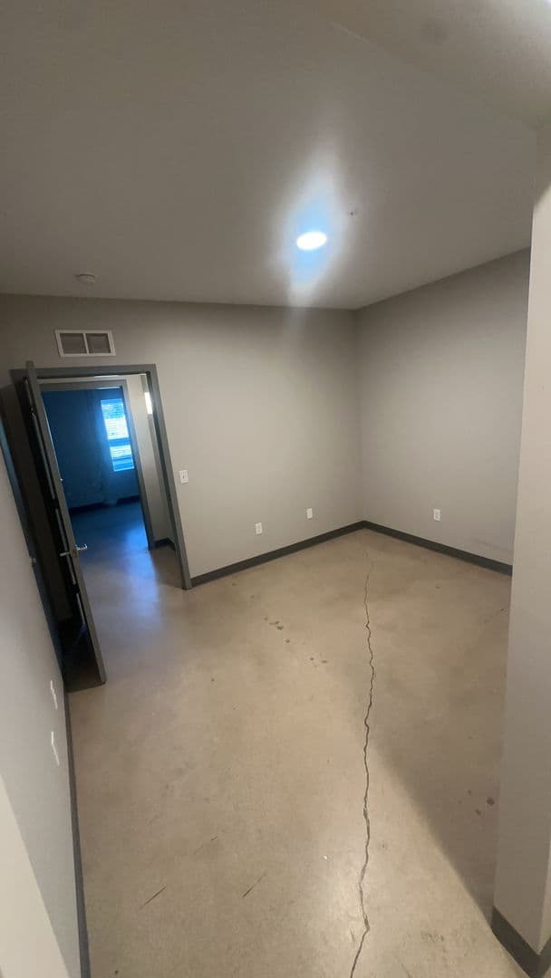 Albert Lea Apartment: 1619 W Main Street