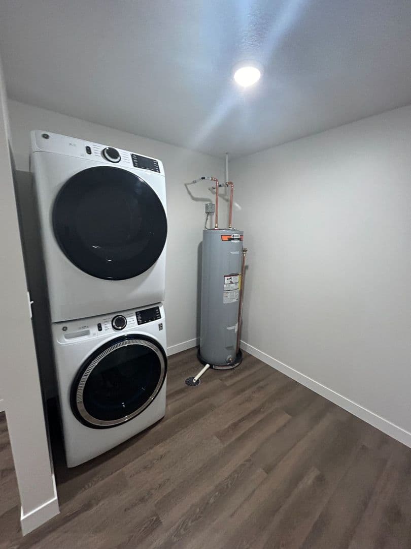 Le Sueur Apartment: 128 S 2nd Street