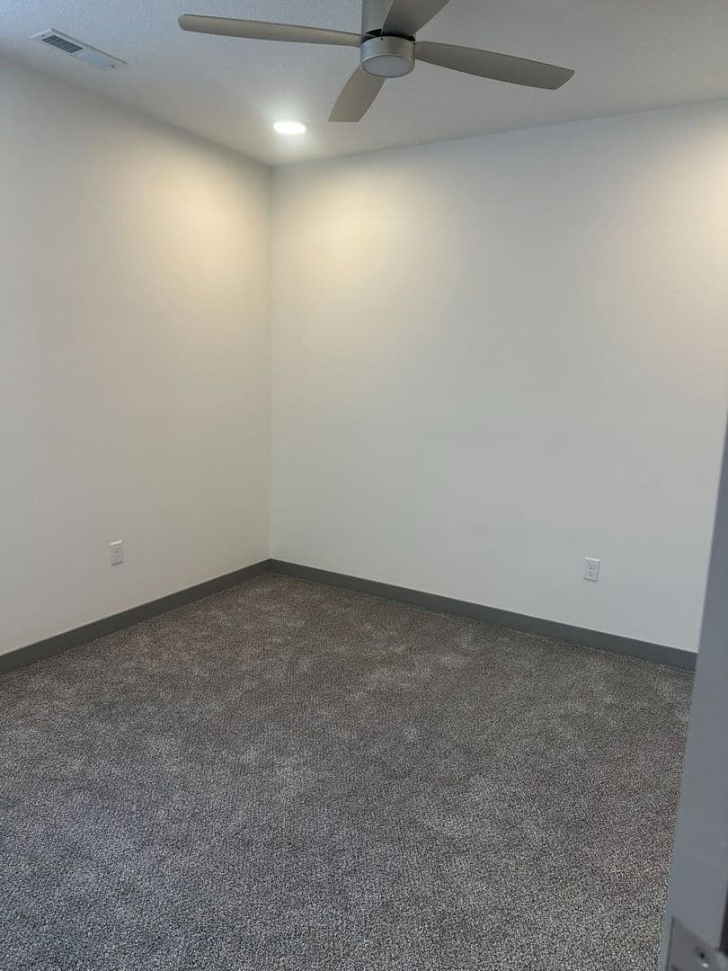 Red Wing Apartment: 222 Bush Street