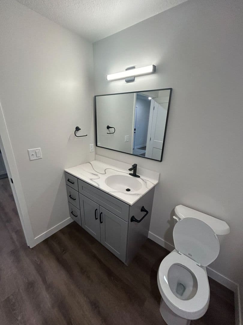 Le Sueur Apartment: 128 S 2nd Street
