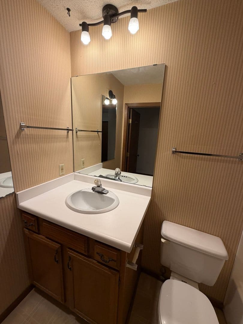 North Mankato Apartment: 442 Belgrade Avenue