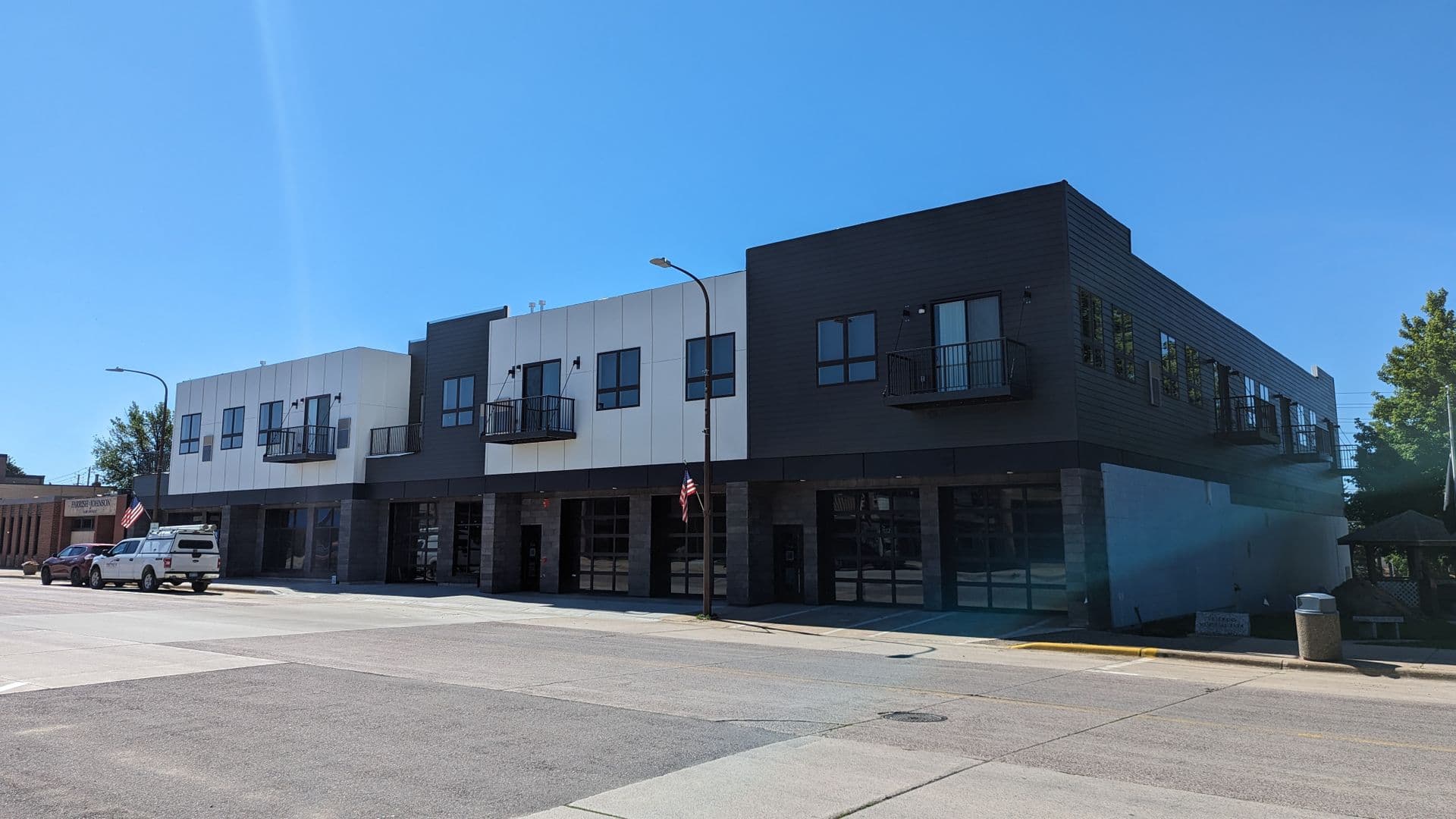 Madelia Apartment: 116 W Main Street