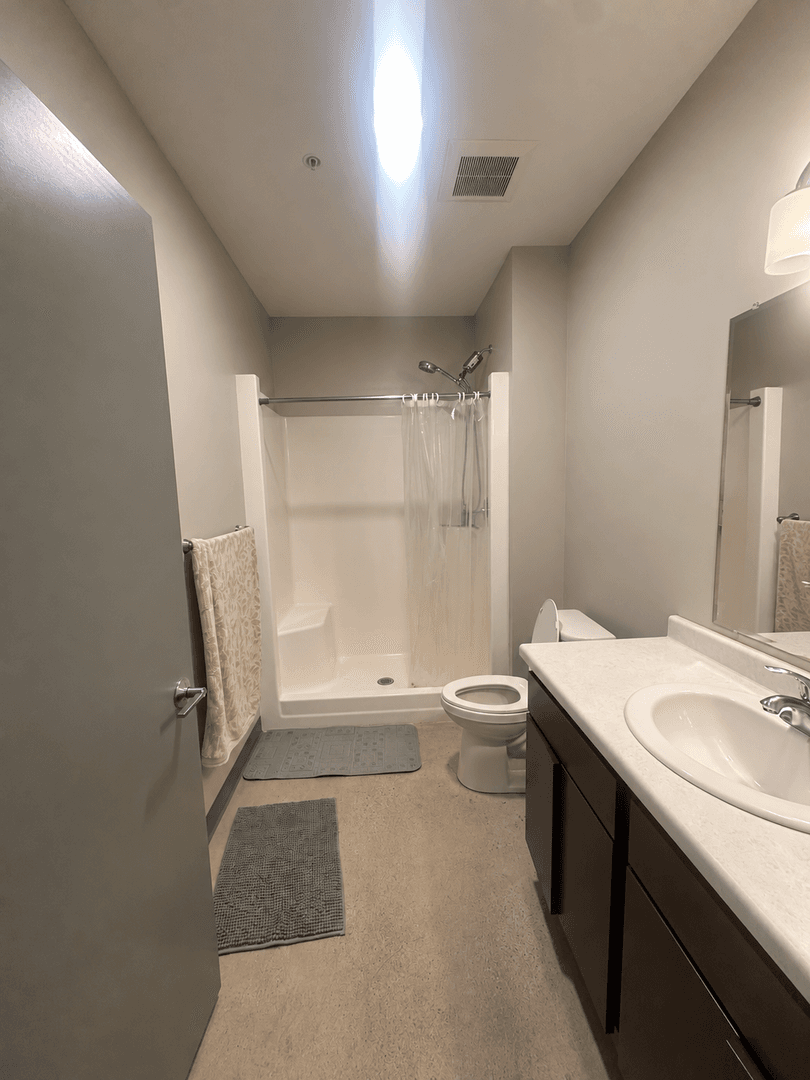 Albert Lea Apartment: 1619 W Main Street