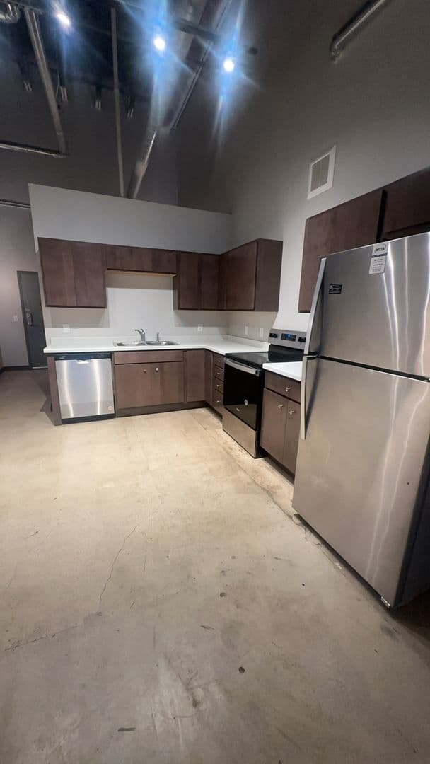Albert Lea Apartment: 1619 W Main Street