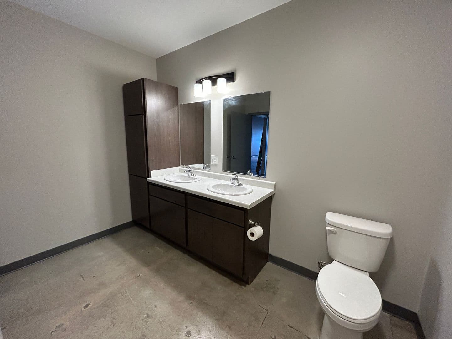 Albert Lea Apartment: 1619 W Main Street