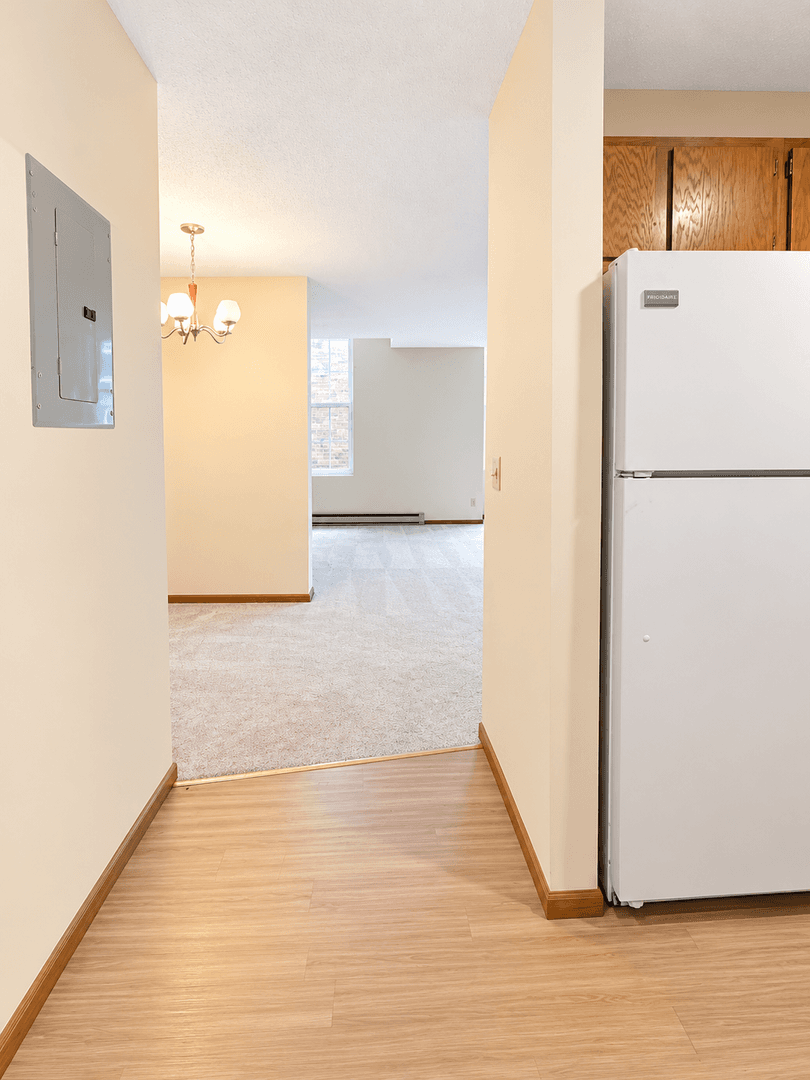 North Mankato Apartment: 442 Belgrade Avenue
