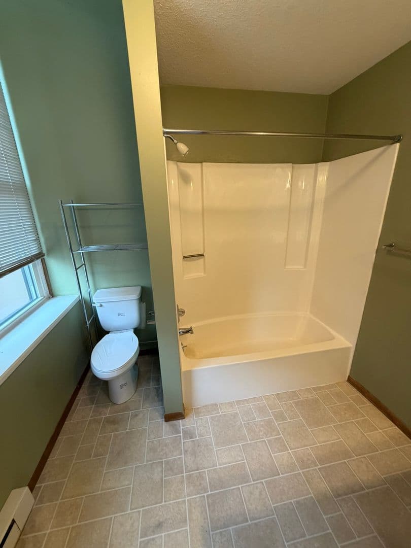 North Mankato Apartment: 442 Belgrade Avenue