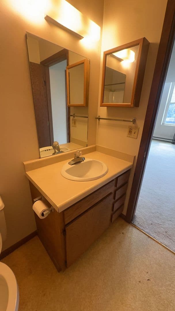 North Mankato Apartment: 442 Belgrade Avenue