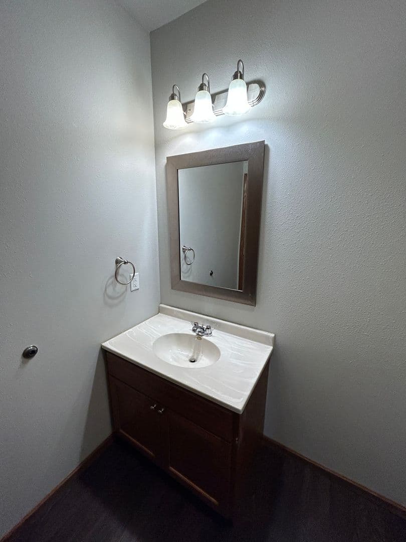 Saint Peter Apartment: 1901 Meridian Street