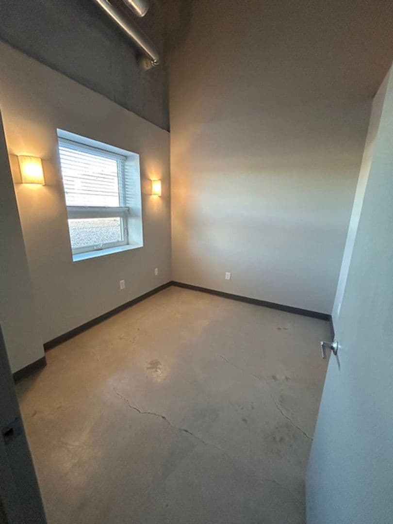 Albert Lea Apartment: 1619 W Main Street