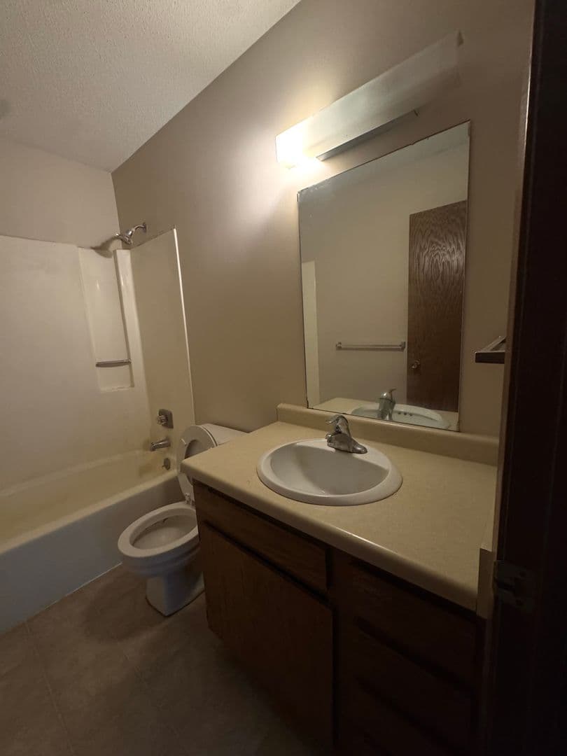 North Mankato Apartment: 442 Belgrade Avenue