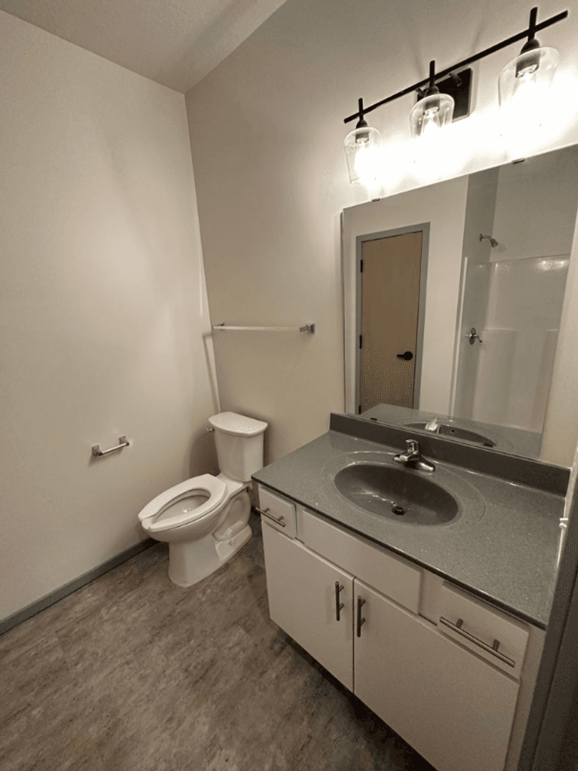 Saint Peter Apartment: 410-418 South Minnesota Avenue