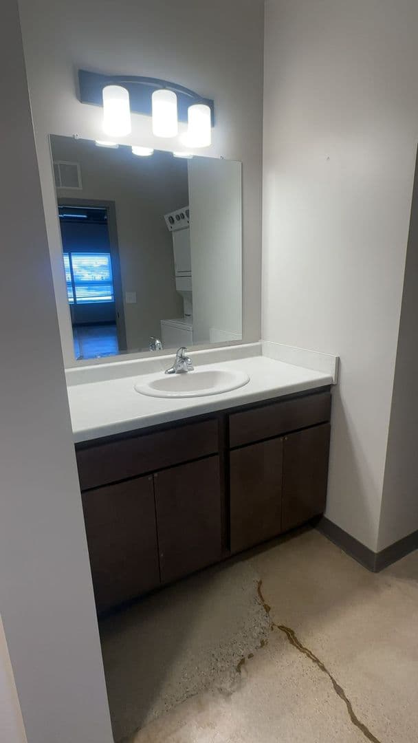 Albert Lea Apartment: 1619 W Main Street