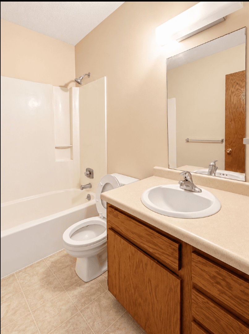 North Mankato Apartment: 442 Belgrade Avenue