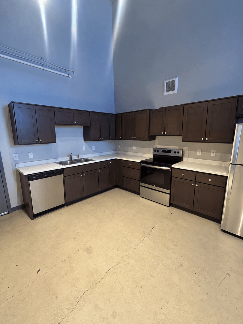 Albert Lea Apartment: 1619 W Main Street
