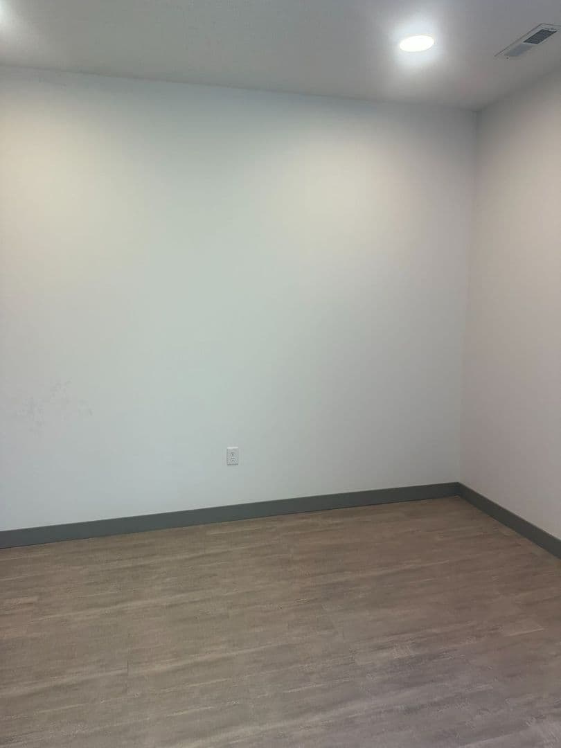 Red Wing Apartment: 222 Bush Street
