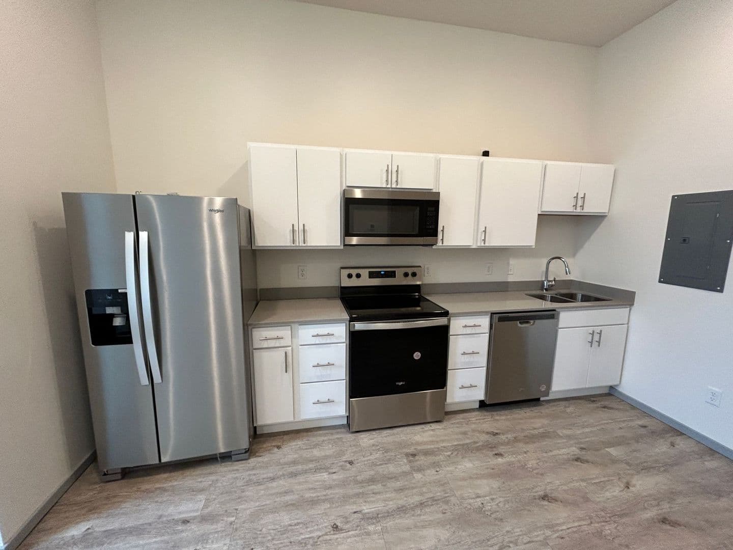Saint Peter Apartment: 410-418 South Minnesota Avenue