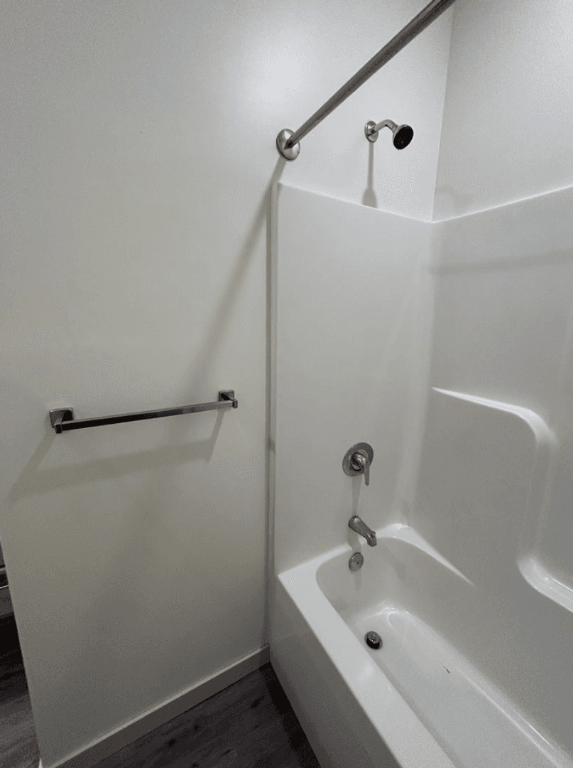 Le Sueur Apartment: 101 Main Street South
